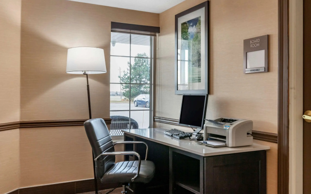 photo 4 of Comfort Inn & Suites Geneva - West Chicago