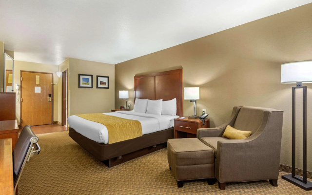 photo 4 of Comfort Inn & Suites Springfield I-44