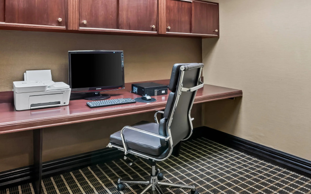 photo 4 of Comfort Inn & Suites Somerset - New Brunswick