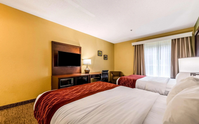 photo 3 of Comfort Inn & Suites Dayton Northwest - Englewood
