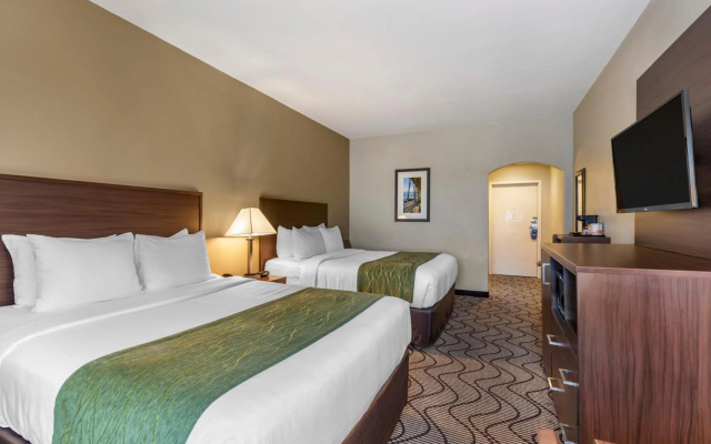 photo 3 of Comfort Inn & Suites Orange County John Wayne Airport
