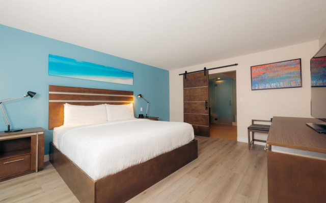photo 5 of The Cove Hotel, Long Beach