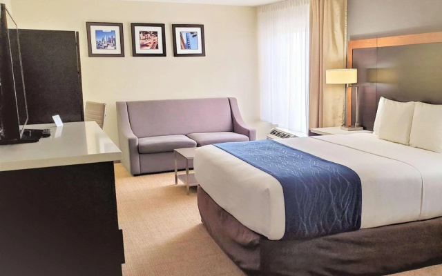 photo 4 of Comfort Inn & Suites Near Universal - N. Hollywood - Burbank
