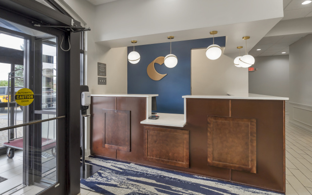 photo 2 of Comfort Inn & Suites Mundelein-Vernon Hills