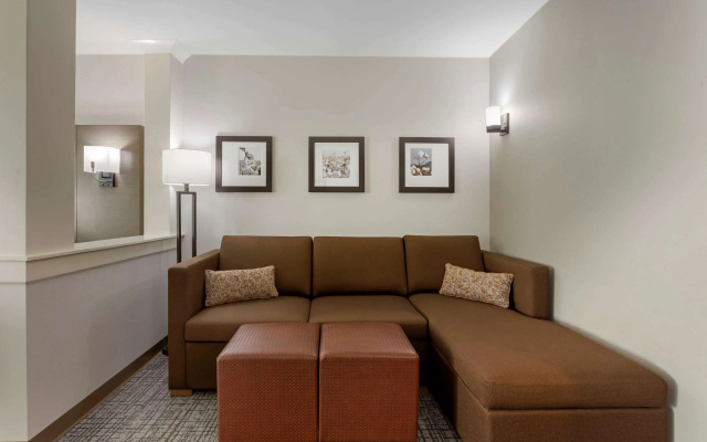photo 4 of Comfort Inn Jonesboro Central
