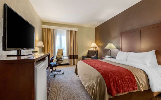 photo 3 of Comfort Inn Warren