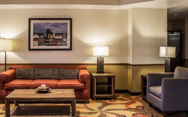 photo 3 of Quality Inn Akron South