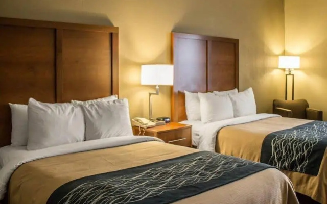 photo 2 of Comfort Inn Akron-Oh