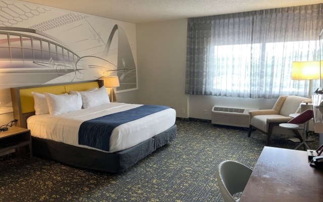 photo 3 of Comfort Inn Airport & Conference Center