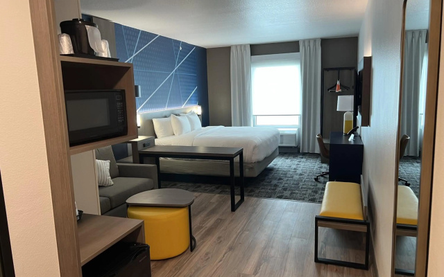 photo 4 of Comfort Inn & Suites New Port Richey Downtown District