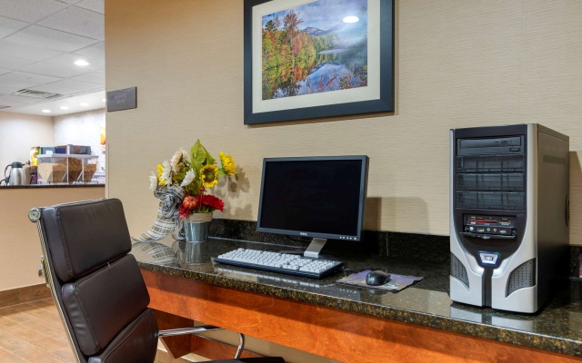 photo 4 of Comfort Inn & Suites Montgomery Eastchase