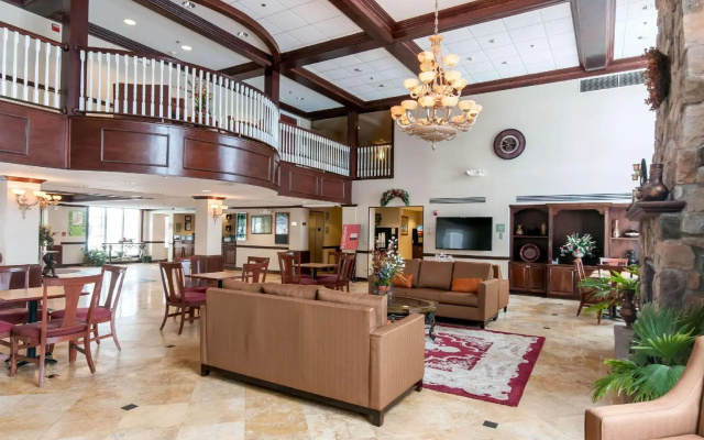 photo 2 of Comfort Inn & Suites Mount Pocono