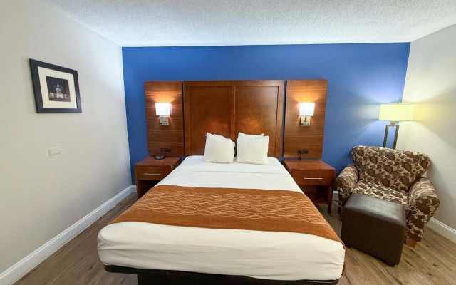 photo 4 of Comfort Inn & Suites Hazelwood - St. Louis