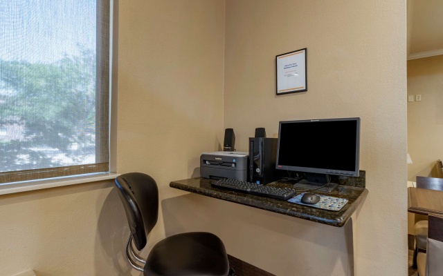 photo 5 of Comfort Inn & Suites Waterloo - Cedar Falls