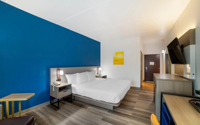 photo 3 of Comfort Inn Asheville Airport
