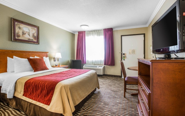 photo 5 of Laguna Hills Inn by Irvine Spectrum