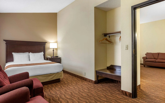 photo 5 of Comfort Inn at Thousand Hills