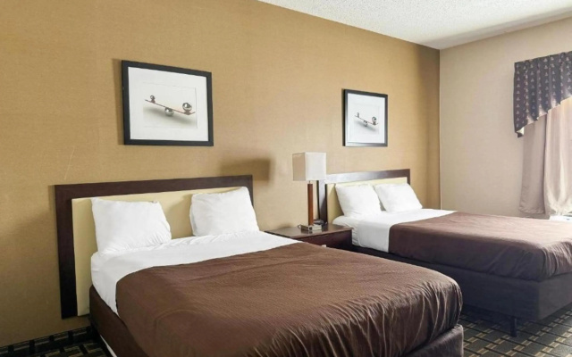 photo 4 of FairBridge Inn & Suites Batavia - Darien Amusement Park