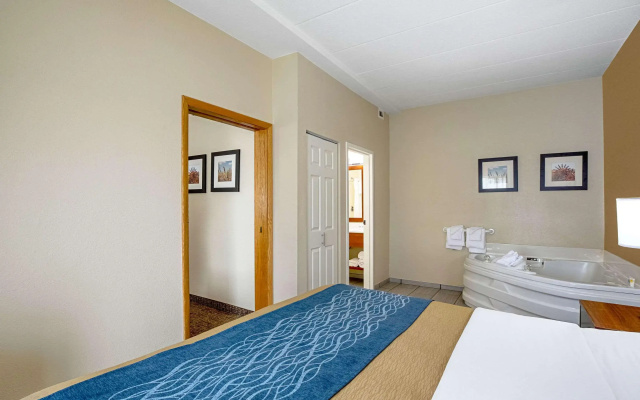 photo 3 of Comfort Inn Indianapolis North - Carmel