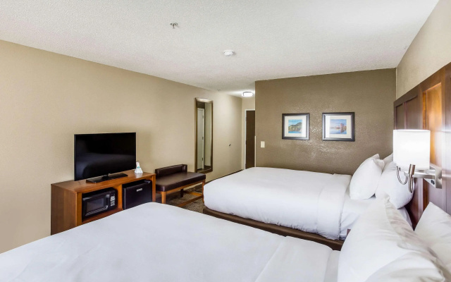 photo 3 of Comfort Inn Charleston South Charleston, WV