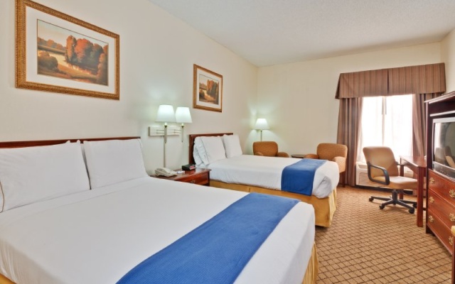 photo 4 of Comfort Inn Clarksville (ex.holiday Inn Express Clarksville)