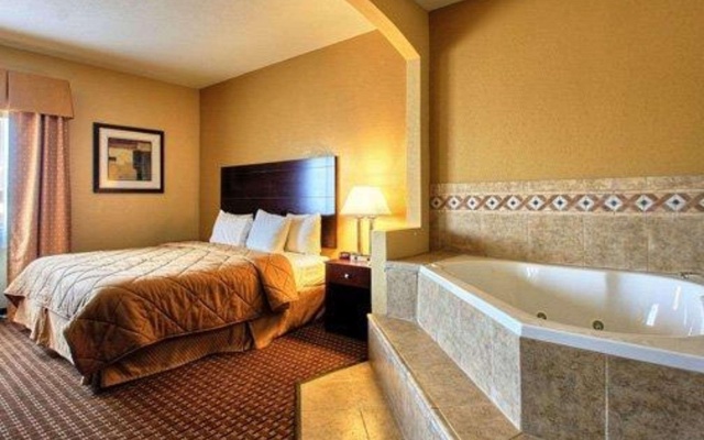 photo 3 of Quality Inn Des Moines North