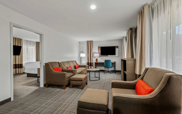 photo 5 of Comfort Inn near Great Smoky Mountain National Park