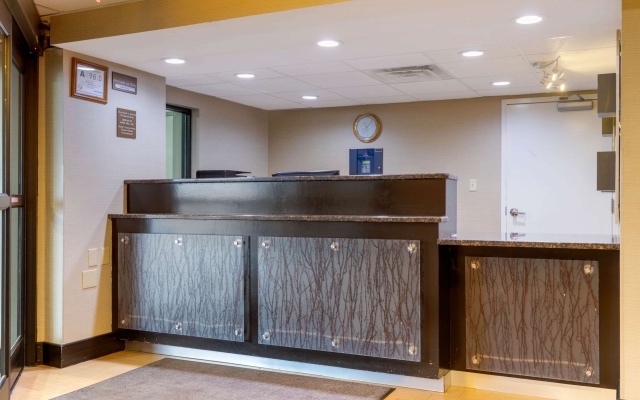 photo 2 of Comfort Inn North of Asheville