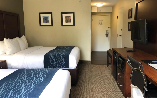 photo 3 of Comfort Inn & Suites Durham near Duke University