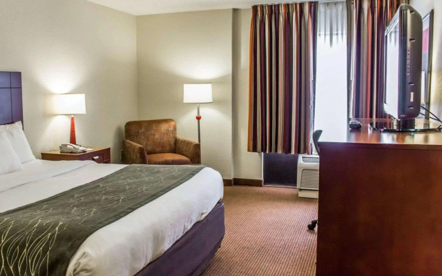 photo 3 of Comfort Inn Fayetteville near Fort Bragg