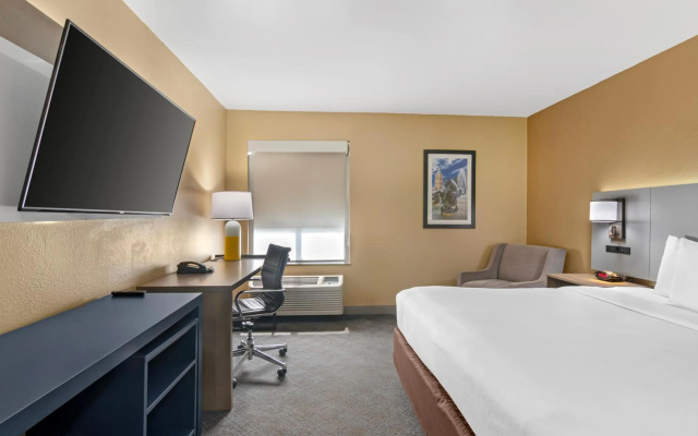 photo 4 of Comfort Inn & Suites Kansas City - Northeast