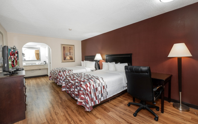 photo 2 of Red Roof Inn & Suites Oxford