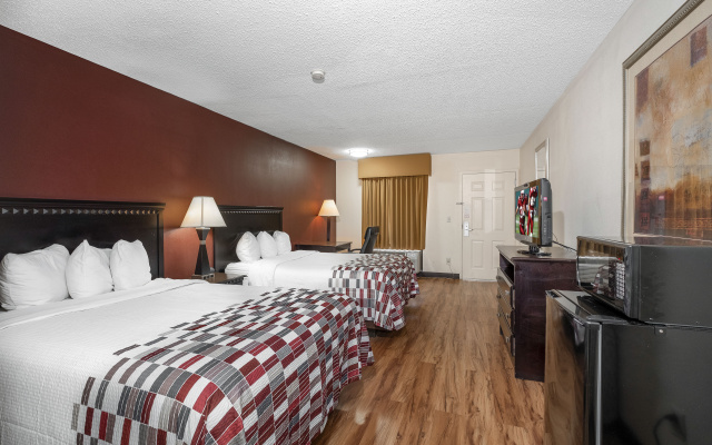 photo 3 of Red Roof Inn & Suites Oxford