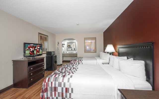 photo 4 of Red Roof Inn & Suites Oxford
