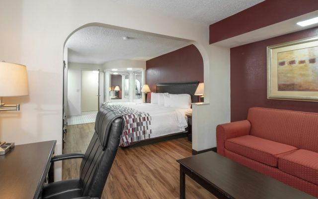 photo 5 of Red Roof Inn & Suites Oxford