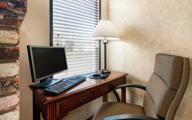 photo 4 of Comfort Inn Palo Alto