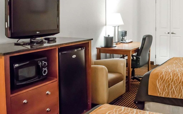 photo 3 of Comfort Inn Riverfront