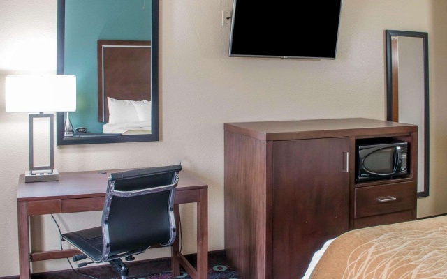 photo 5 of Comfort Inn & Suites San Marcos near Outlet Mall