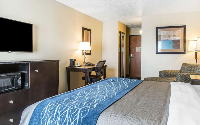 photo 4 of Comfort Inn & Suites Meriden East