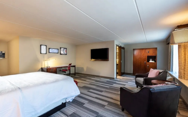 photo 5 of Comfort Inn & Suites Airport Camp Creek