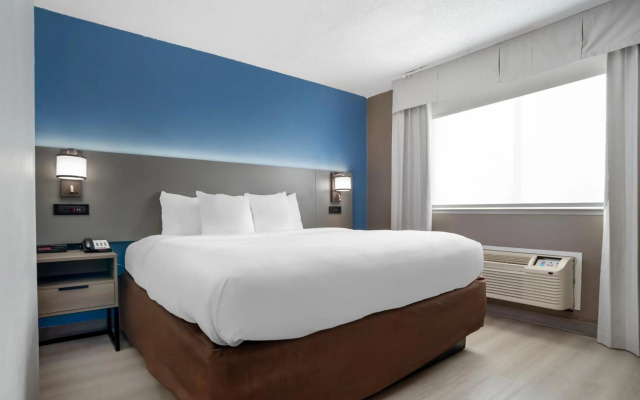 photo 5 of Comfort Inn & Suites Crystal Inn Sportsplex
