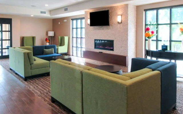photo 5 of Comfort Inn & Suites