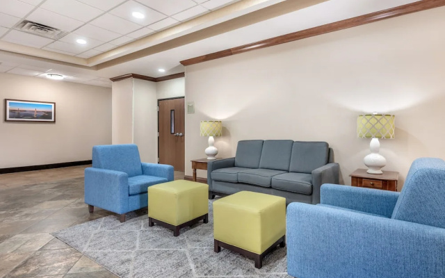 photo 2 of Quality Inn & Suites Rockport - Owensboro North