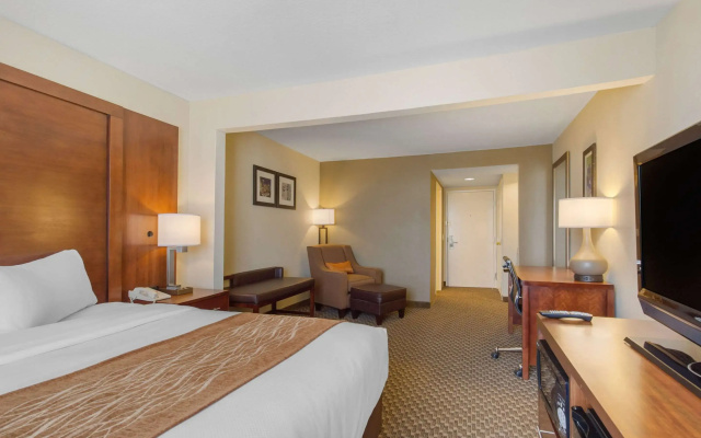 photo 4 of Comfort Inn & Suites SW Houston Sugarland