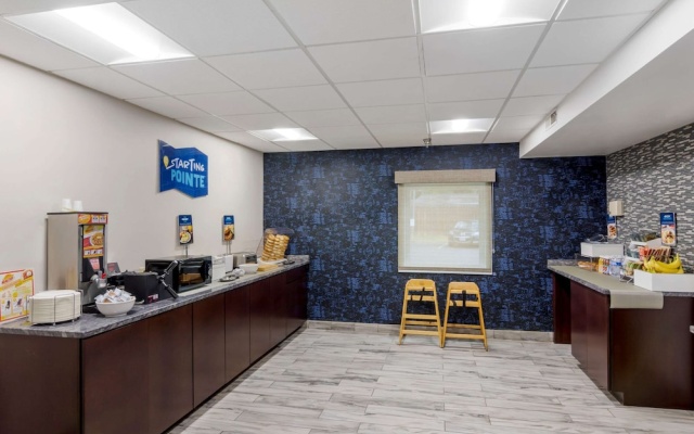 photo 2 of Clarion Pointe Charlottesville