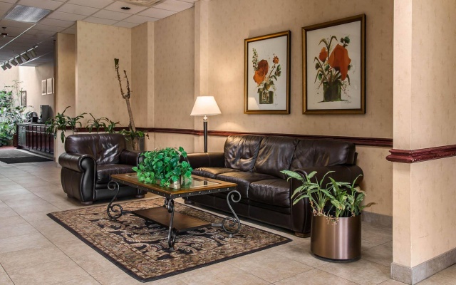 photo 2 of American Inn & Suites Waterford