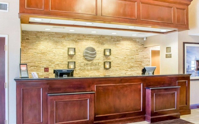 photo 2 of Comfort Inn & Suites West Chester - North Cincinnati