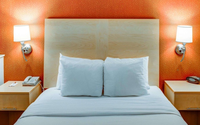 photo 4 of Comfort Suites Pittsburgh Airport
