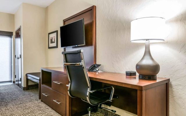 photo 4 of Comfort Suites Florence - Cincinnati South