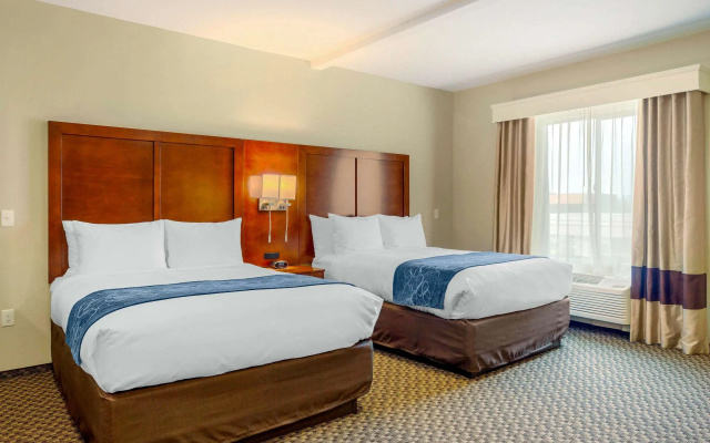 photo 4 of Comfort Suites Burlington near I-5